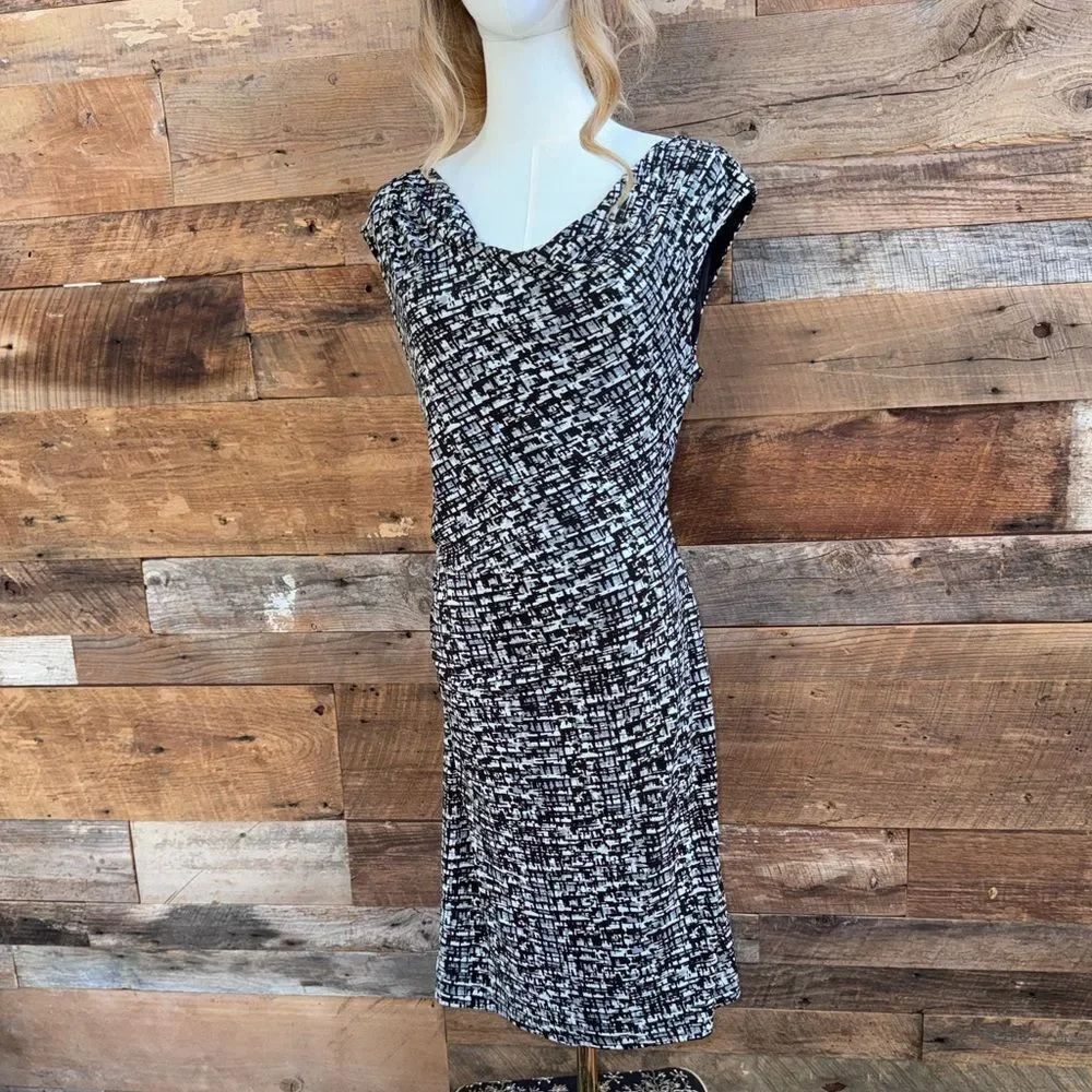 Vince Camuto Black White Abstract Cowl Neck Ruched Sheath Dress Sz 12 w/Side Zip